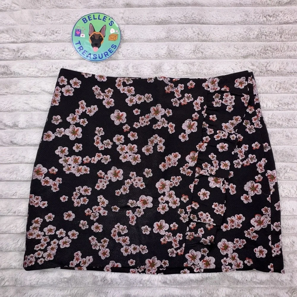 Express Size 8 Mini Ruffle Lined All Over Embroidered Cherry Blossom‎ Skirt